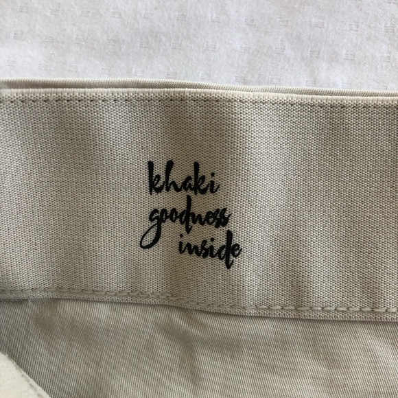 Women's Dockers Wide Straight Leg Pants Light Tan Khakis Sz 8 Long, Inseam = 34” - Picture 13 of 14